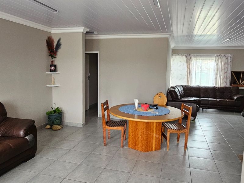 Open plan living in Aloe park - Photo 3