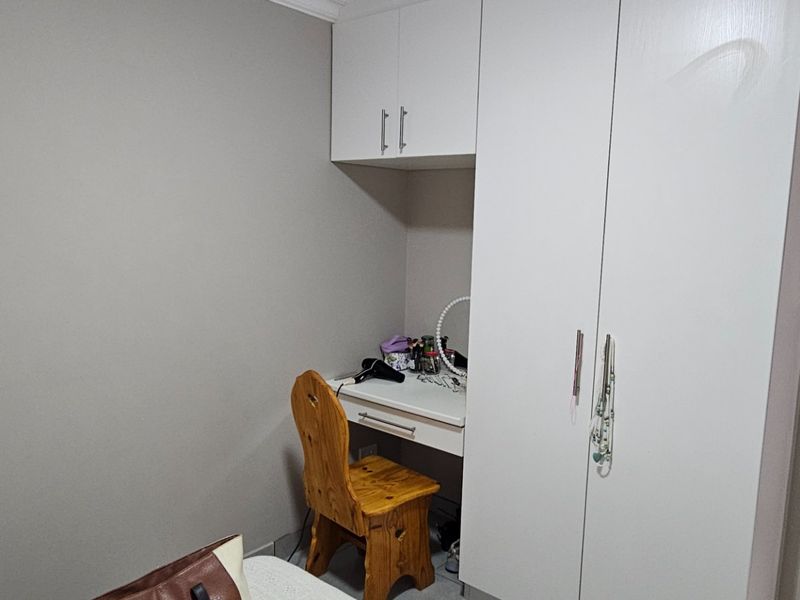 Open plan living in Aloe park - Photo 9