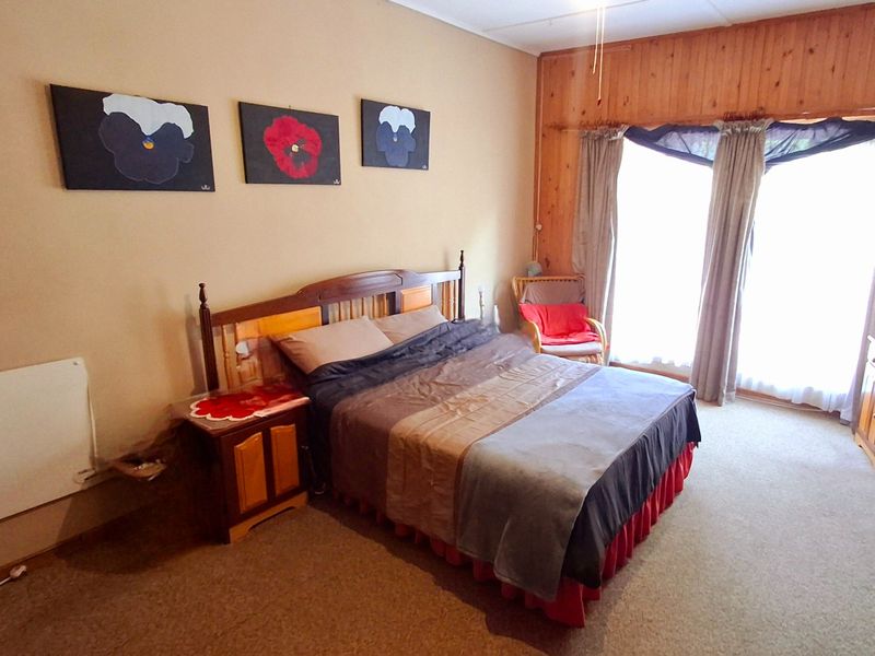 4-Bedroom, 2-Bathroom Family Home with Income-Generating Flatlet - Photo 9