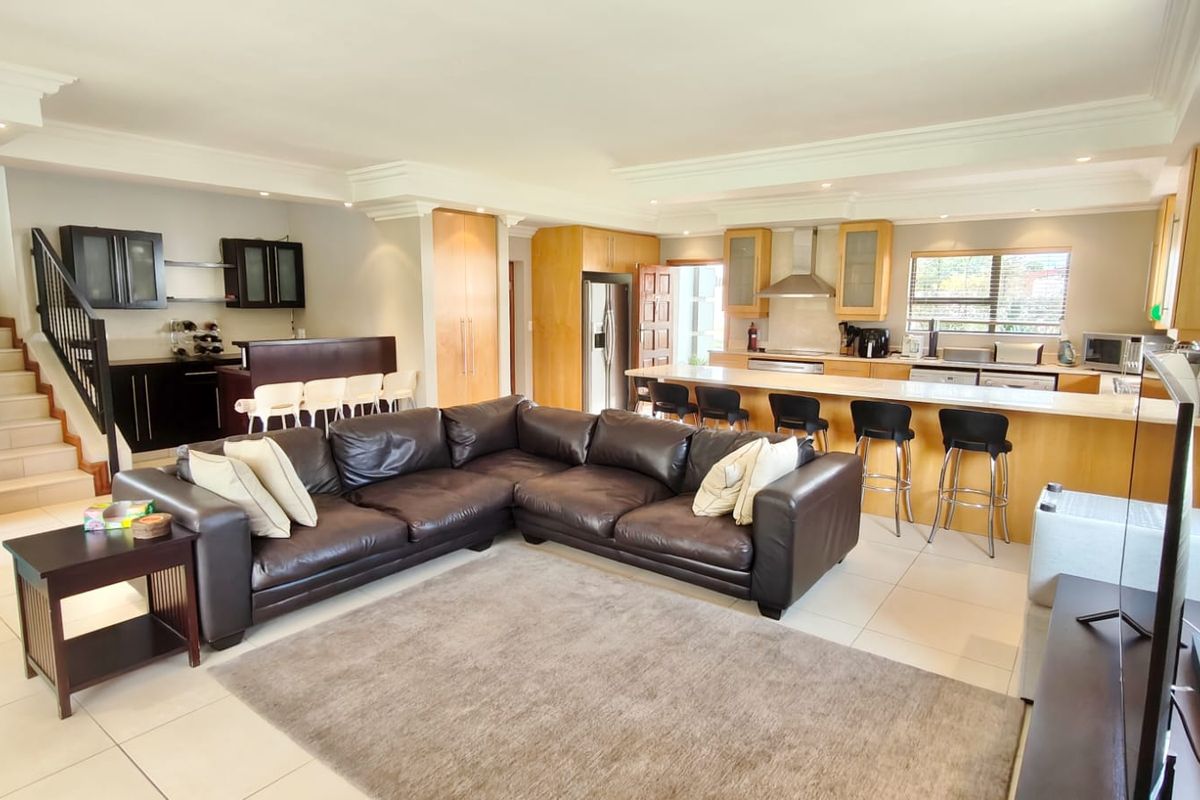 Luxury Waterfront Living with Panoramic Vaal Dam Views - Photo 5