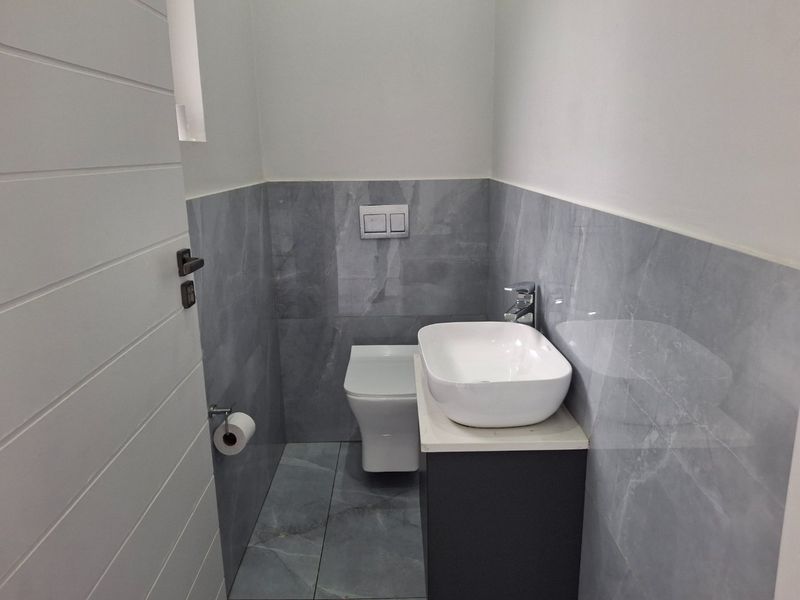 New Modern 4Bed 4.5 Bath + staff quarters - Photo 10