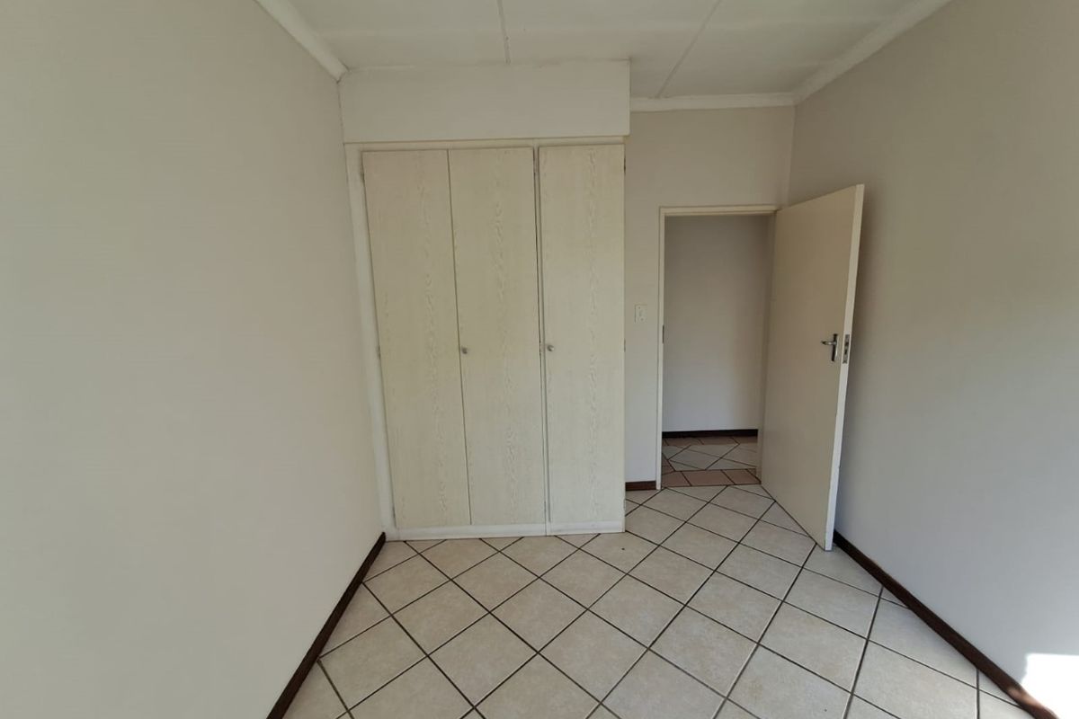 A Lovely 2 Bedroom 1 bathroom Apartment for sale in Monavoni - Photo 3