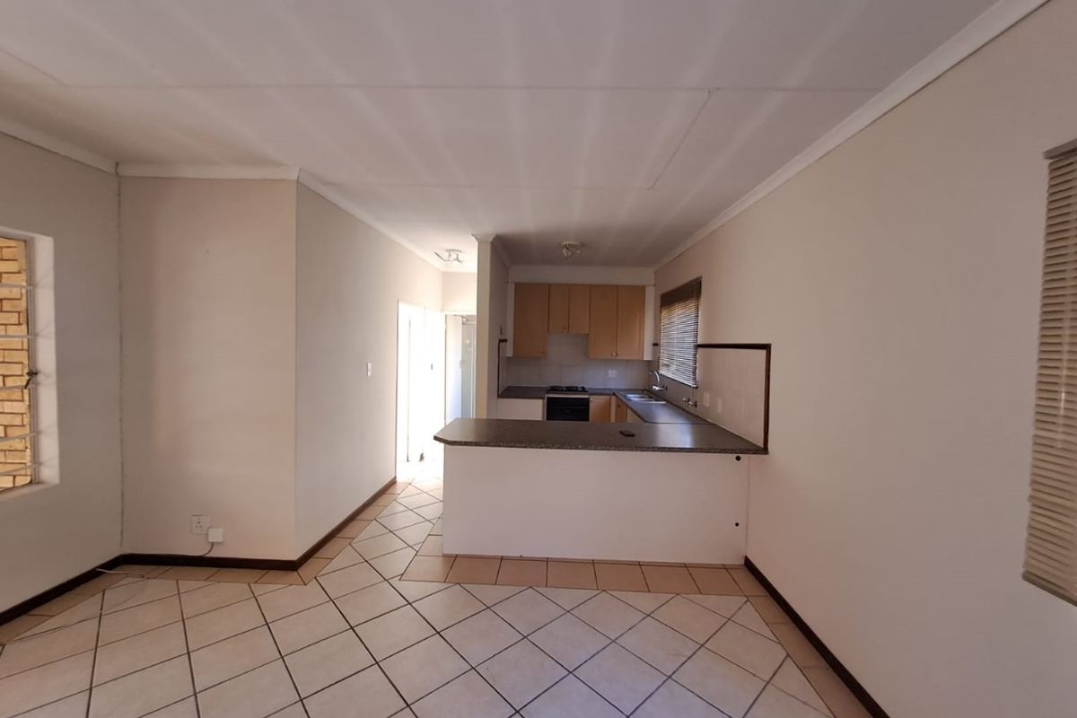 A Lovely 2 Bedroom 1 bathroom Apartment for sale in Monavoni - Photo 5