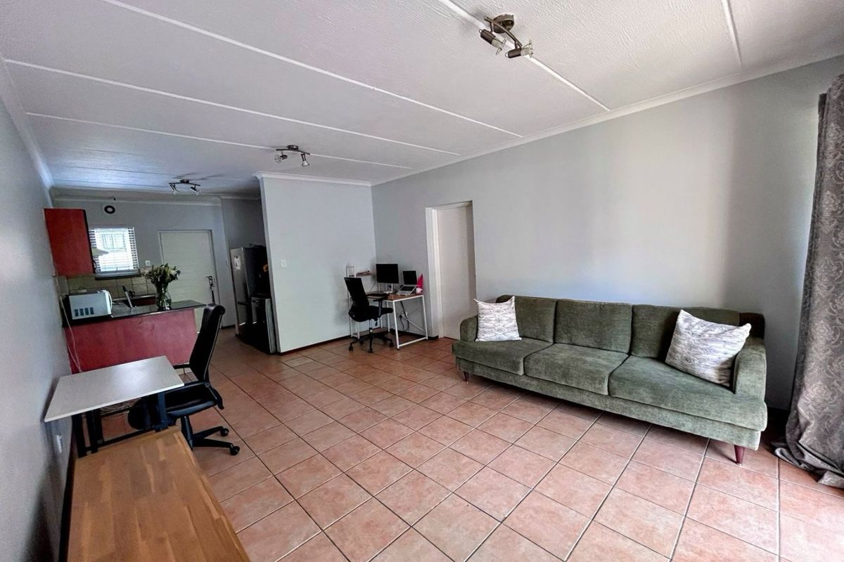 FOR SALE 2 BEDROOMS ,2BATHROOMS  APARTMENT  - Photo 4