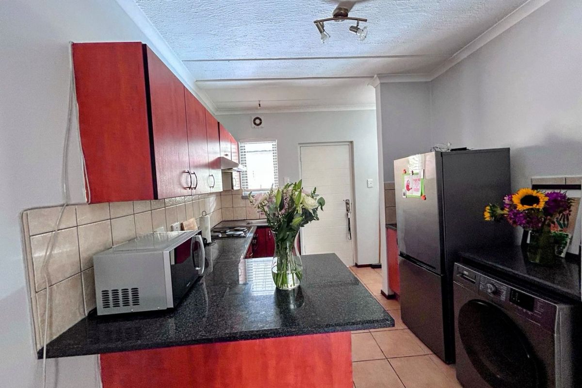 FOR SALE 2 BEDROOMS ,2BATHROOMS  APARTMENT  - Photo 3