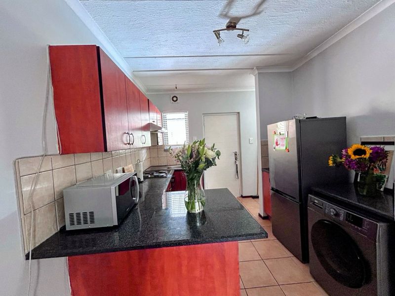 FOR SALE 2 BEDROOMS ,2BATHROOMS  APARTMENT  - Photo 3