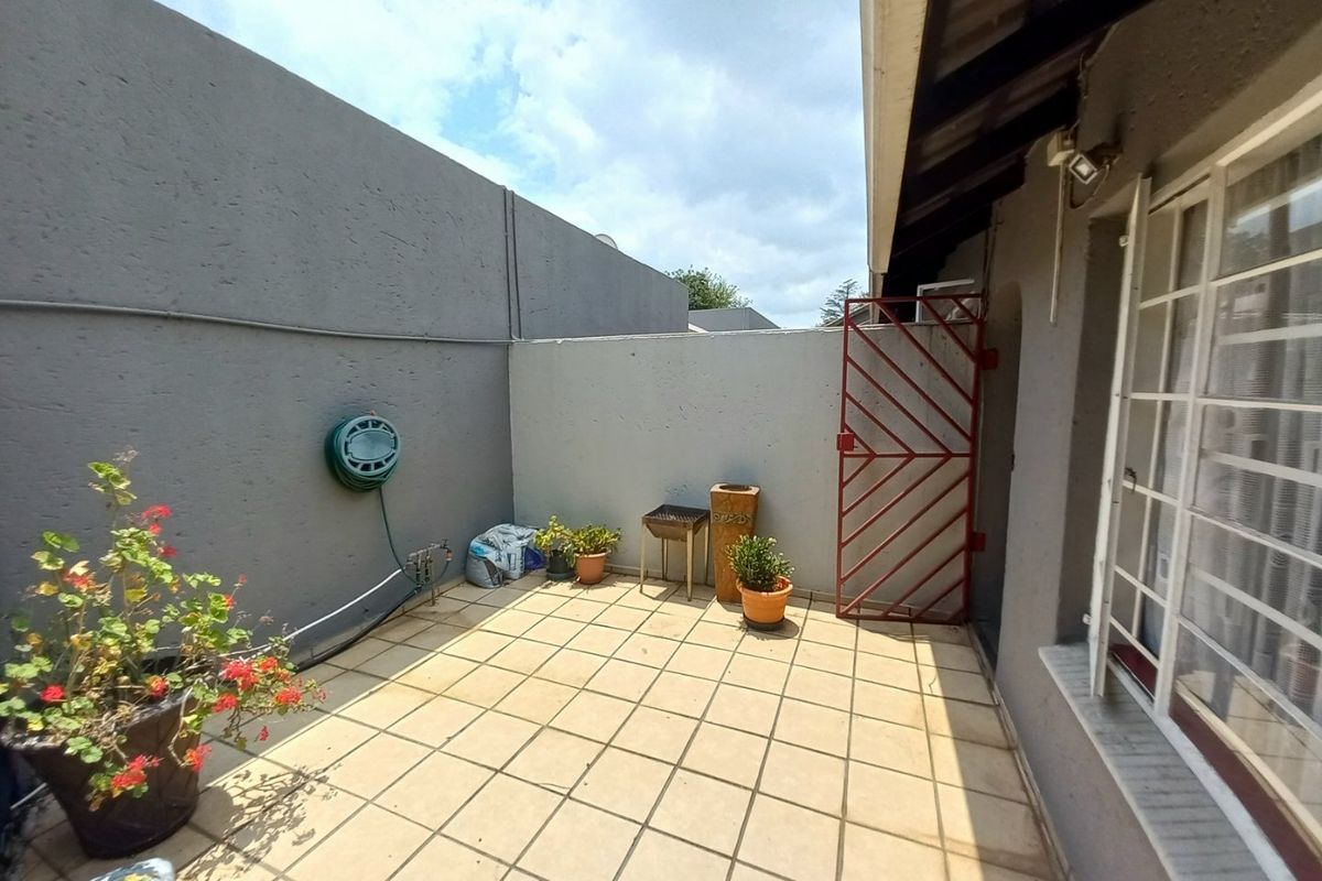 A Comfortable Ground-Floor Garden Unit Designed for Easy, Everyday Living - Photo 3