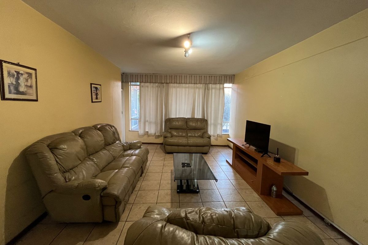 2 Bedroom For Sale in Sunnyside - Photo 2