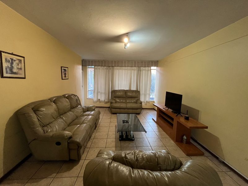 2 Bedroom For Sale in Sunnyside - Photo 2