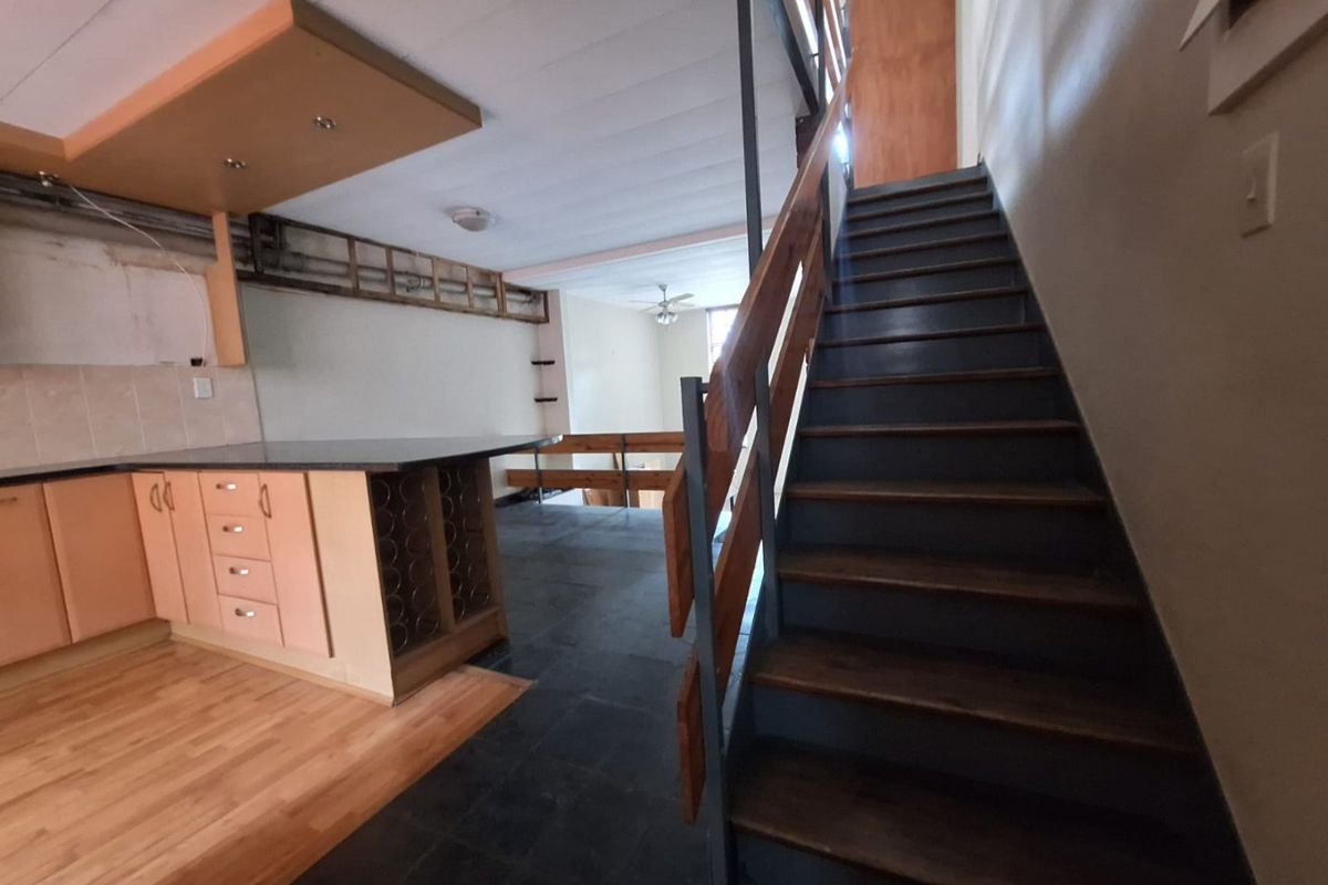 Tranquil 3-Bedroom Duplex in Beautiful Tree-Filled Complex | Deceased Estate Opportunity - Photo 5