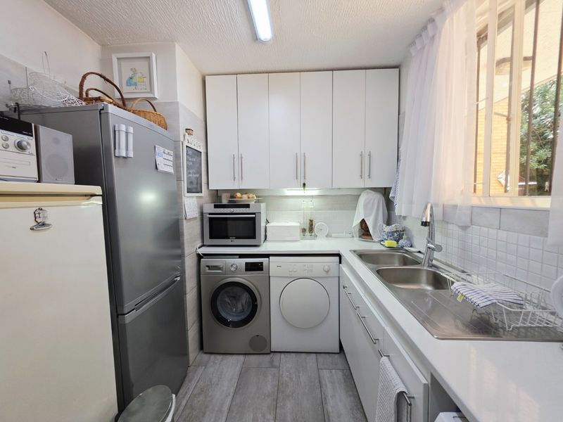 Picture Perfect 3 Bedroom Ground-Floor Apartment - Photo 5