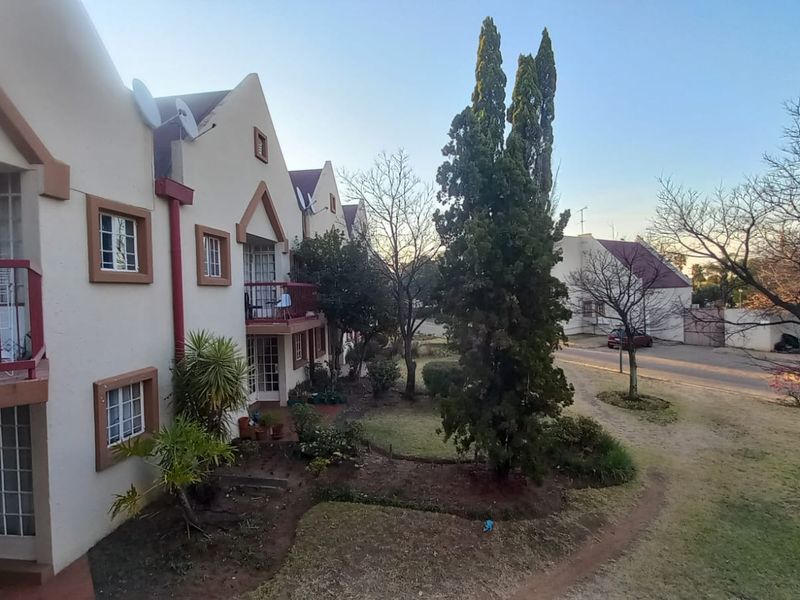 Two bedroom First Floor Unit in Secure Noorwyk Complex - Photo 4