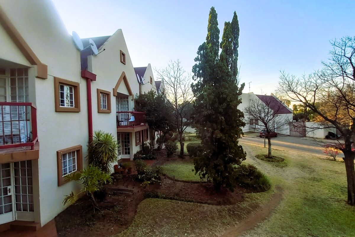 Two bedroom First Floor Unit in Secure Noorwyk Complex - Photo 2