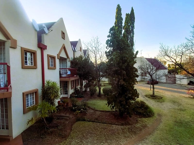 Two bedroom First Floor Unit in Secure Noorwyk Complex - Photo 2