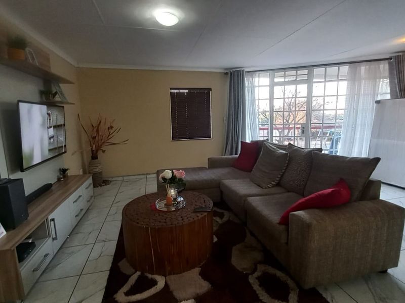 Two bedroom First Floor Unit in Secure Noorwyk Complex - Photo 10