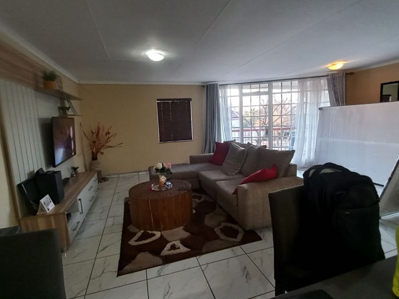 Two bedroom First Floor Unit in Secure Noorwyk Complex - Photo 8