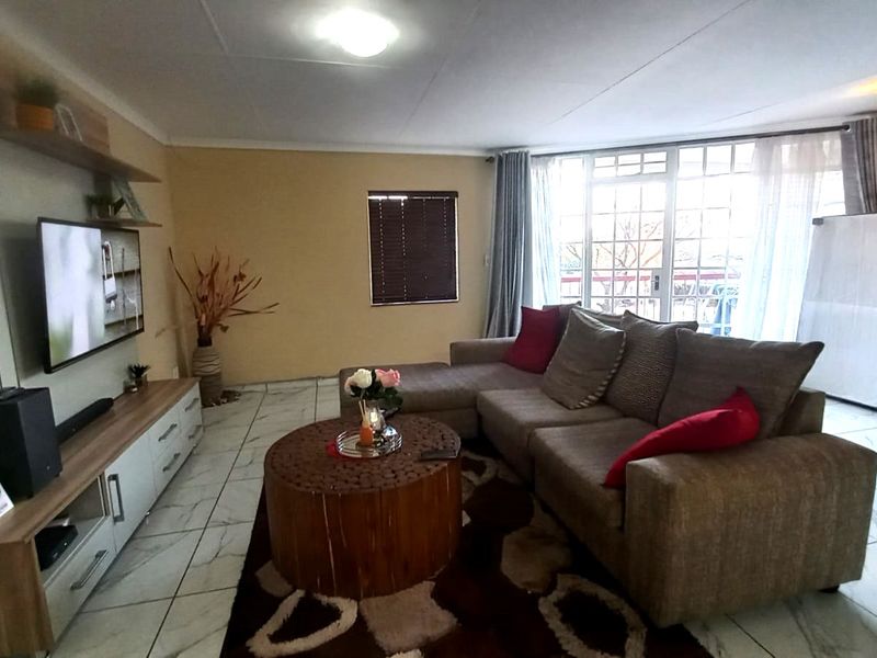 Two bedroom First Floor Unit in Secure Noorwyk Complex - Photo 3