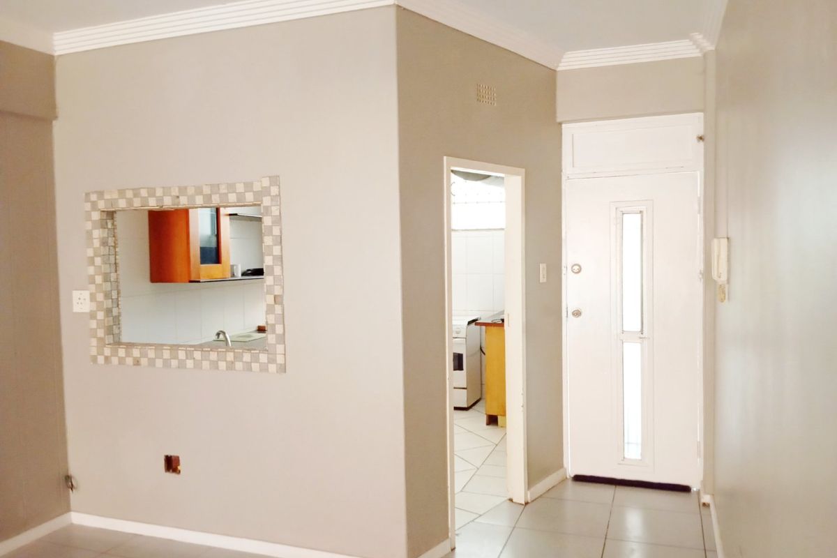 2 Bedroom 1 Bathroom Ground floor  Apartment With a Private Garden  - Photo 5