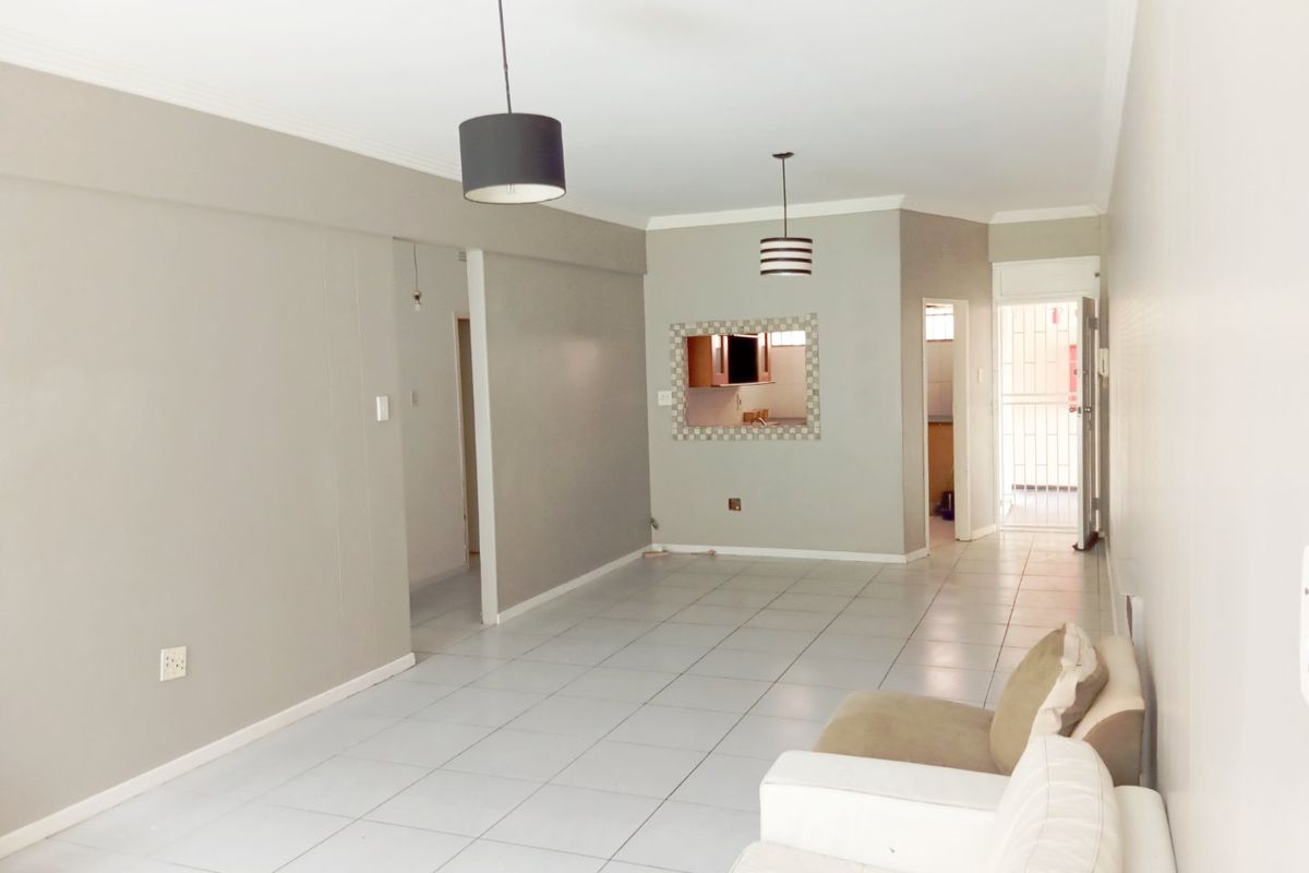 2 Bedroom 1 Bathroom Ground floor  Apartment With a Private Garden  - Photo 3