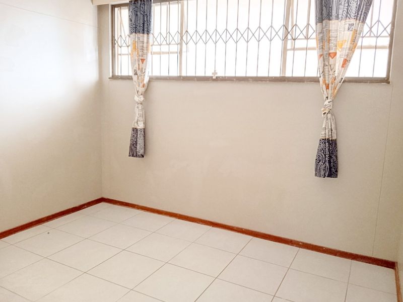 2 Bedroom 1 Bathroom Ground floor  Apartment With a Private Garden  - Photo 10