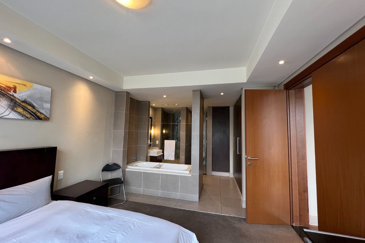 Fully Furnished 1 Bed Apartment in Sought-After Bedford Square - Photo 4