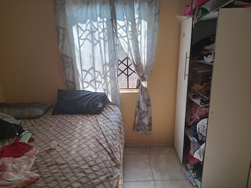 Affordable  3 bedroom 2 bathroom house for sale in Sky City . - Photo 6