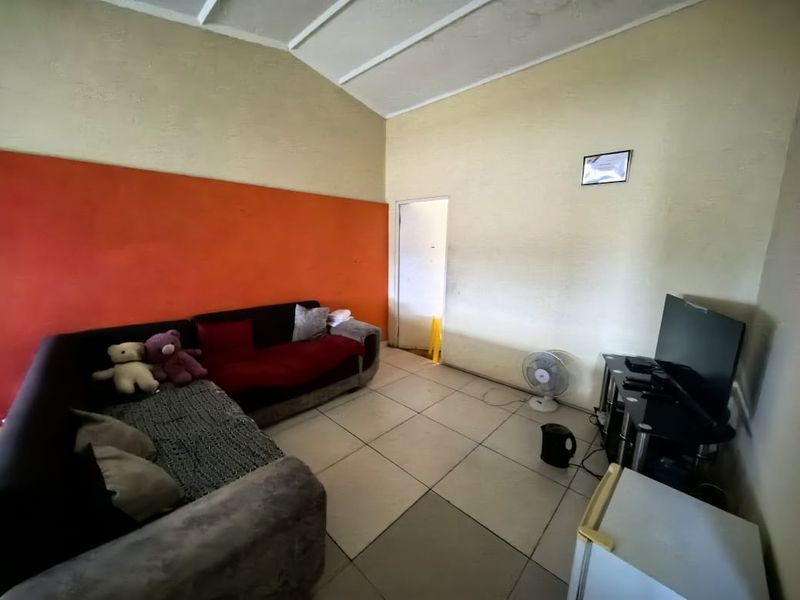 2 Bedrooms, 1 Bathroom Apartment For Sale In Umbilo, Durban - Photo 3