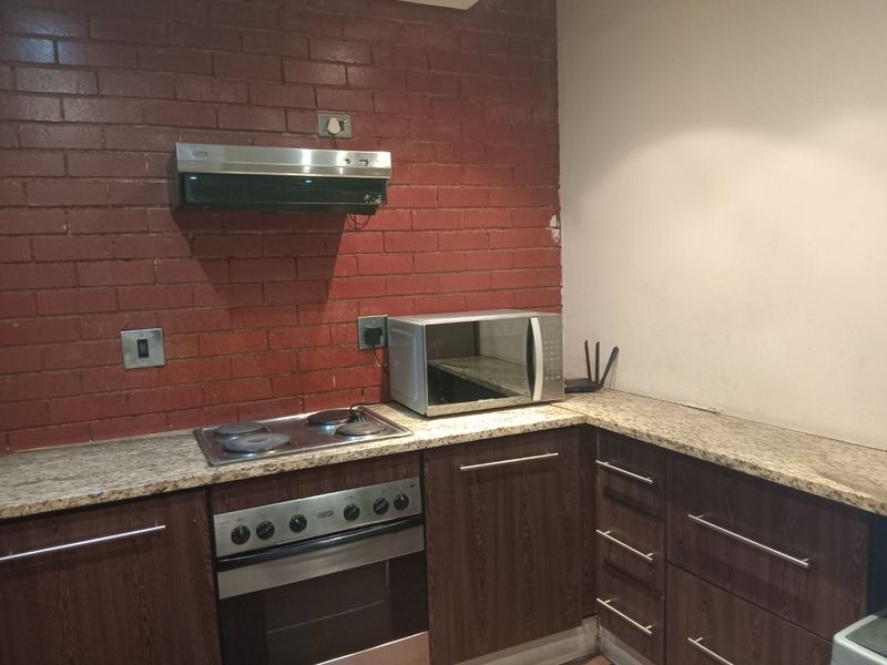 Well-Maintained  1 bedroom and 1 bathroom commune with Fully Furnished Shared Kitchen. - Photo 3