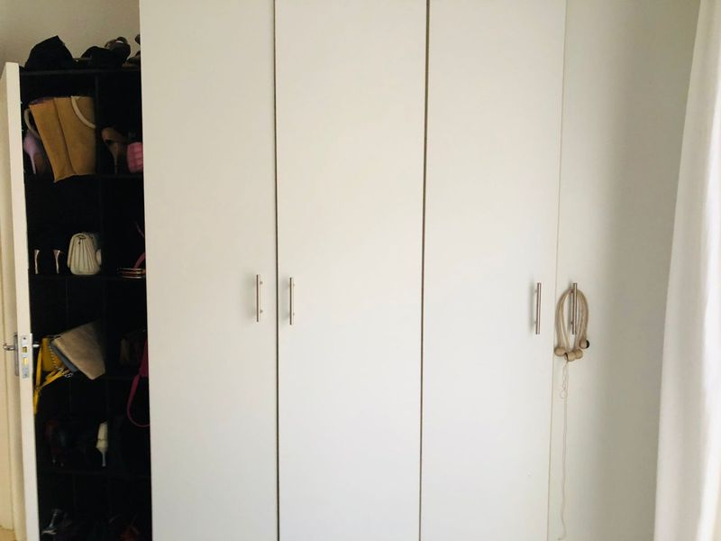 Modern 2 Bedroom Apartment for Sale - Photo 10