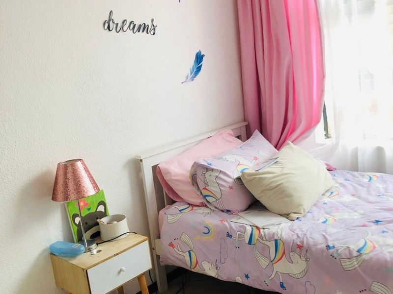 Modern 2 Bedroom Apartment for Sale - Photo 9