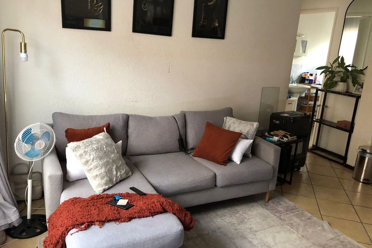 Modern 2 Bedroom Apartment for Sale - Photo 5