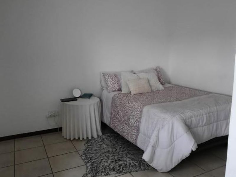 2 Bedroom and 1 Bathroom townhouse for sale in Helderwyk. - Photo 9