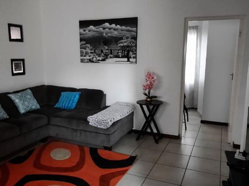 2 Bedroom and 1 Bathroom townhouse for sale in Helderwyk. - Photo 7