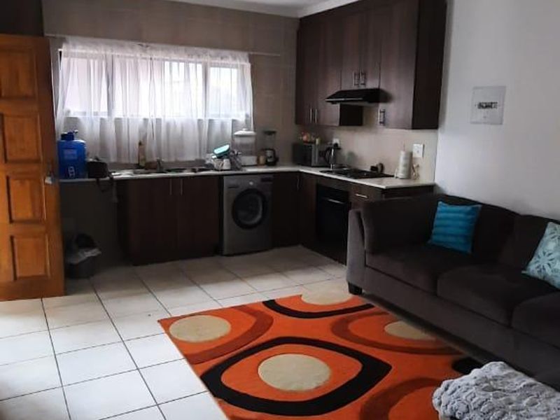 2 Bedroom and 1 Bathroom townhouse for sale in Helderwyk. - Photo 6