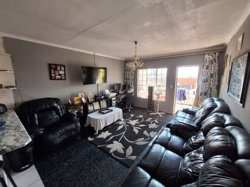 Modern Living in Secure, Lifestyle-Focused Victoria Square - Photo 9