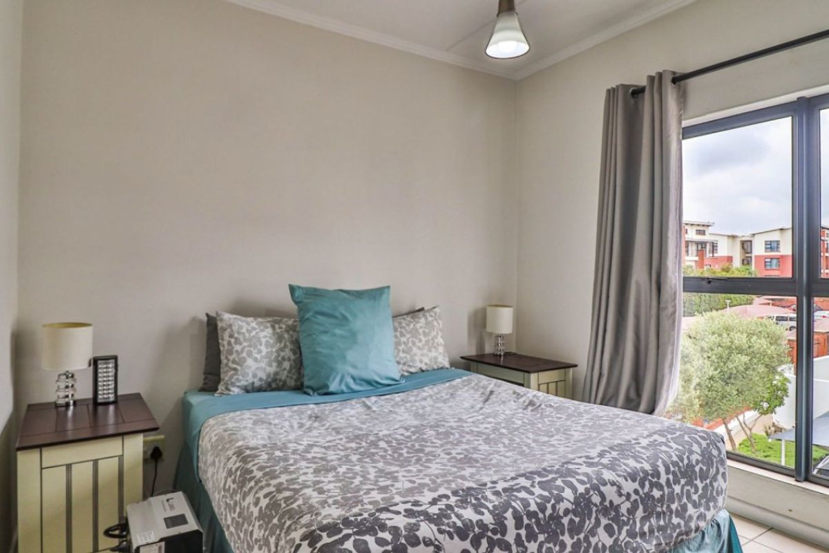 Spacious, Secure Living with Modern Finishes - Photo 5