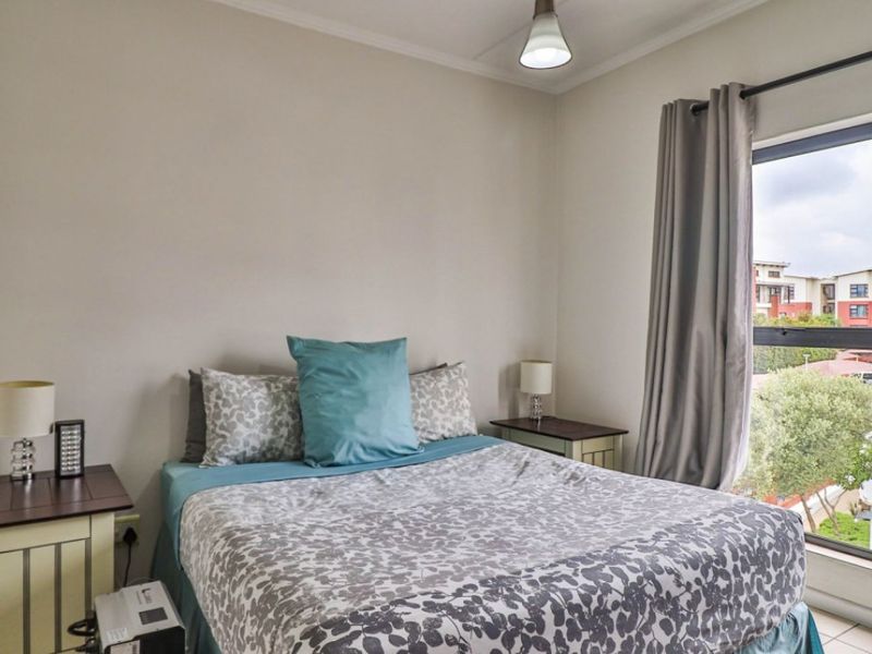 Spacious, Secure Living with Modern Finishes - Photo 5