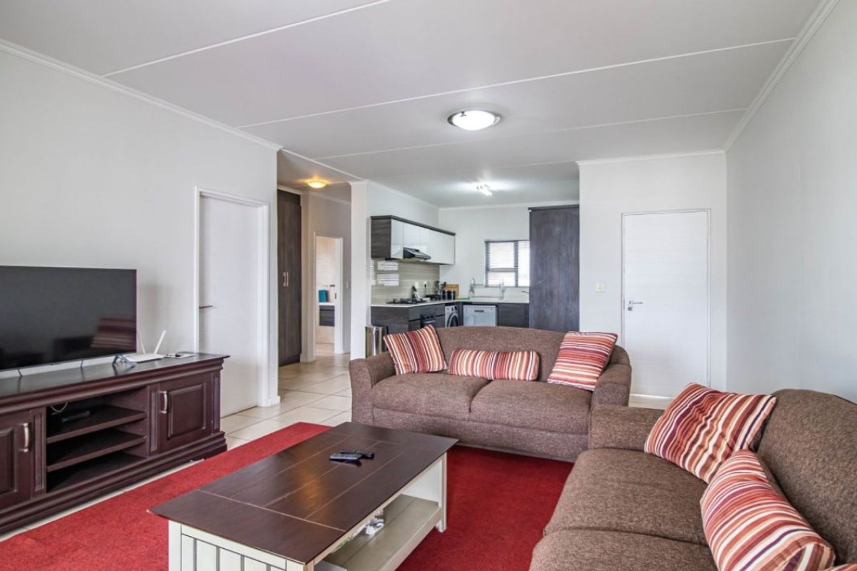 Spacious, Secure Living with Modern Finishes - Photo 3