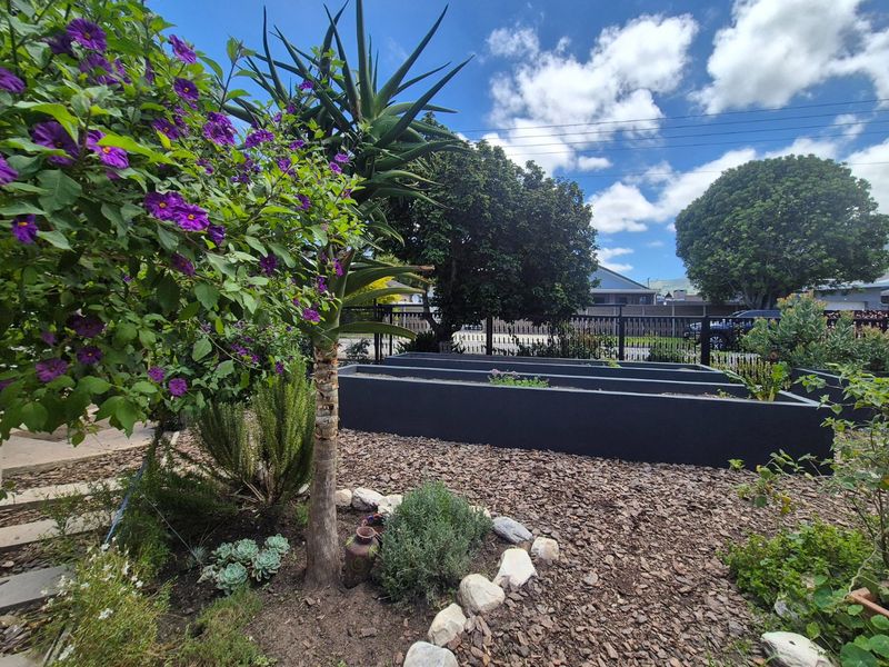 Flexible family living with flatlet  - Photo 9