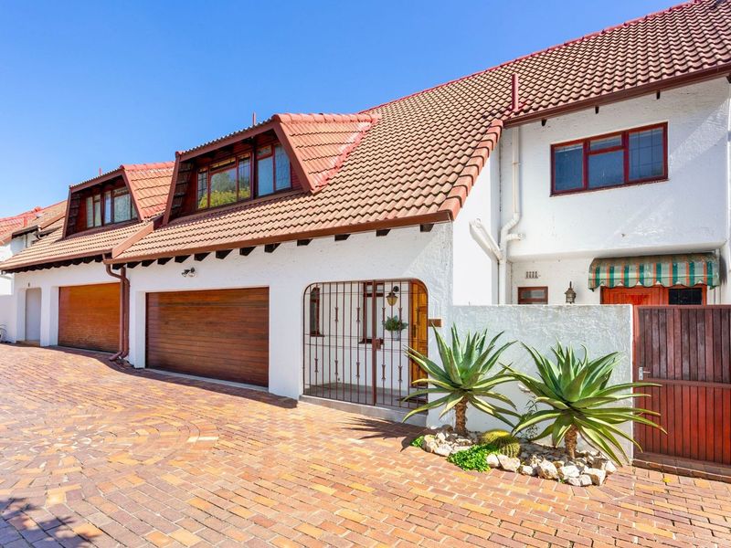 Cute 3 bed 2.5 bath Duplex for Sale at Kirmara Lodge in Bryanston  - Photo 4