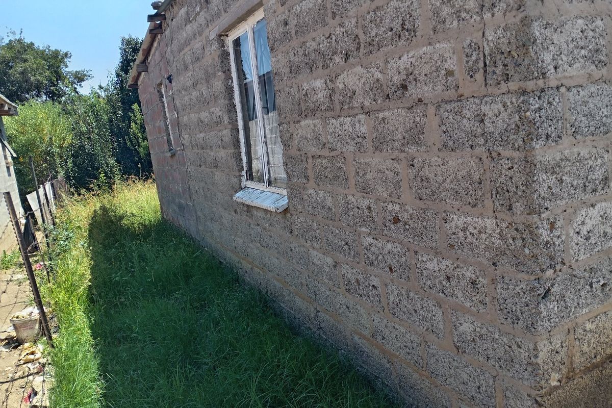 House For Sale E section  - Photo 4