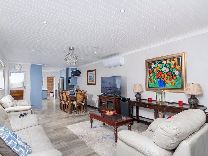 Refined Modern Living with Seamless Indoor-Outdoor Flow - Photo 8