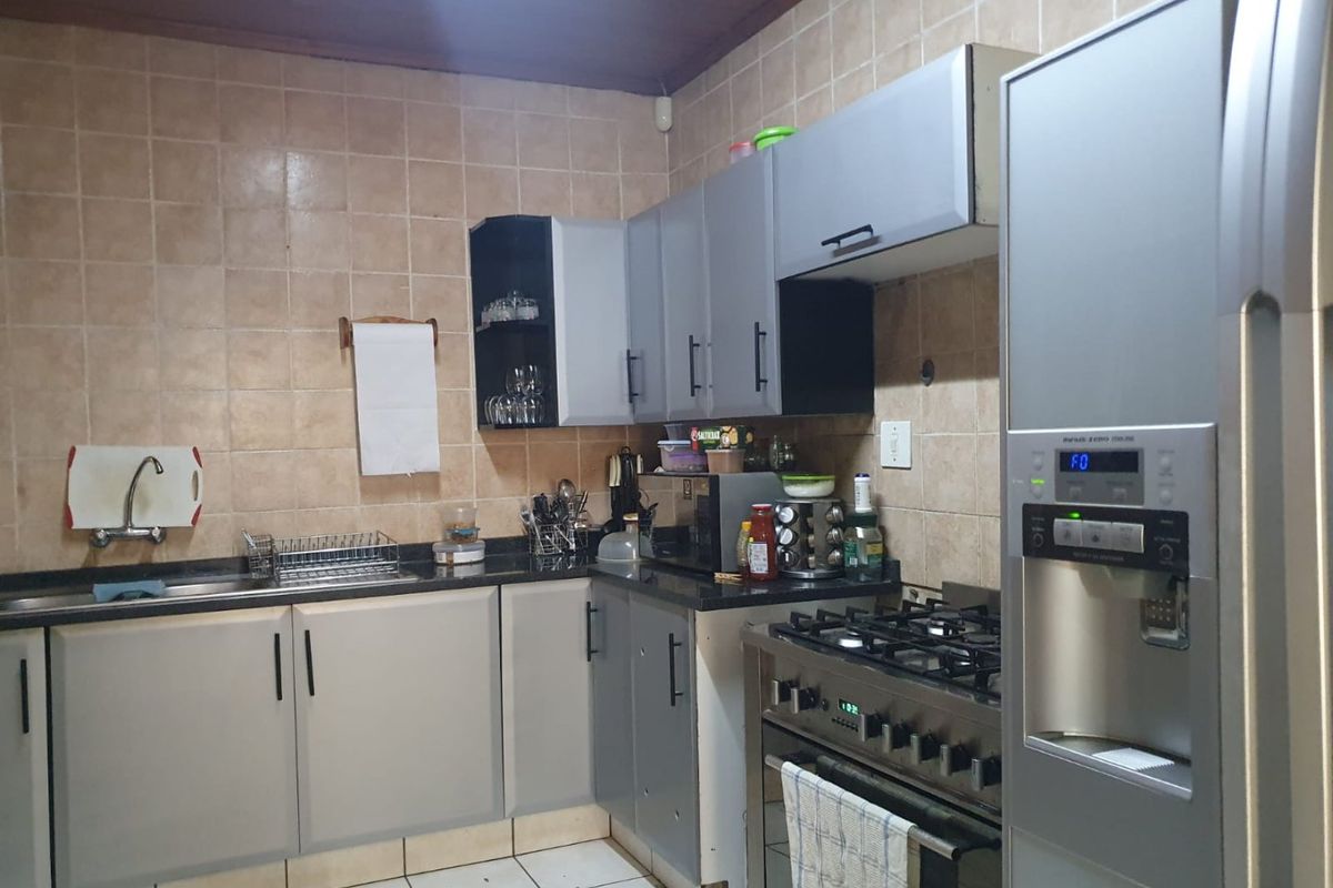 Spacious 4 bedroom house in Edenvale.  - Photo 5