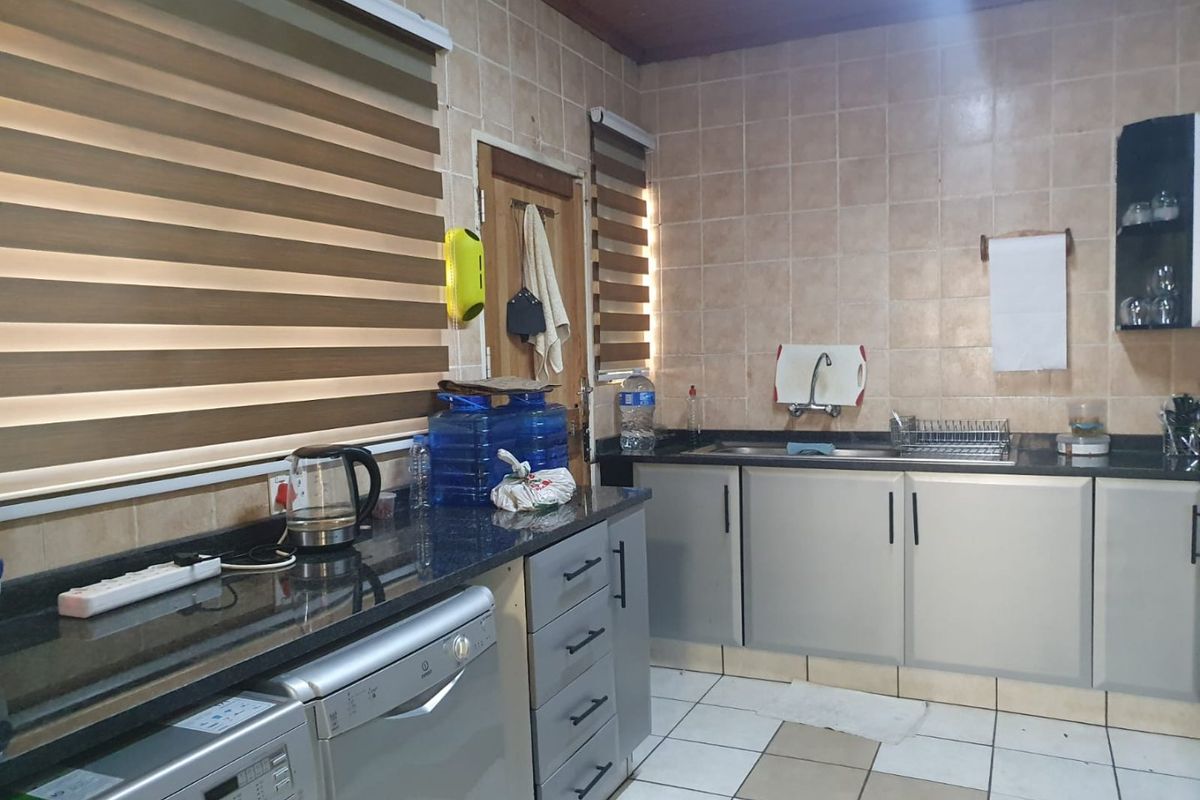 Spacious 4 bedroom house in Edenvale.  - Photo 4