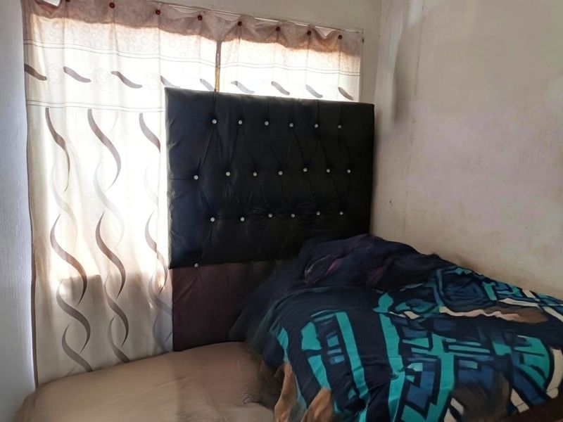 Spacious 2-Bedroom First Floor Apartment in Elspark - Photo 6