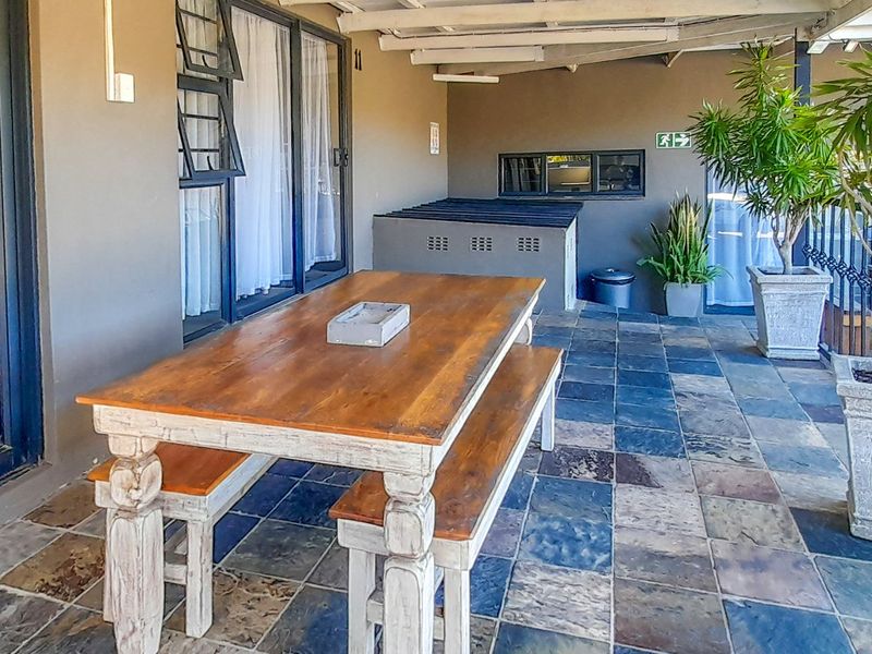 Profitable Eco Lodge on Offer In Up Market Nahoon, East London, Eastern Cape, Zoned & Powered For Growth. - Photo 4