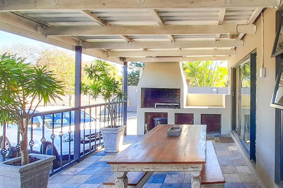 Profitable Eco Lodge on Offer In Up Market Nahoon, East London, Eastern Cape, Zoned & Powered For Growth. - Photo 5