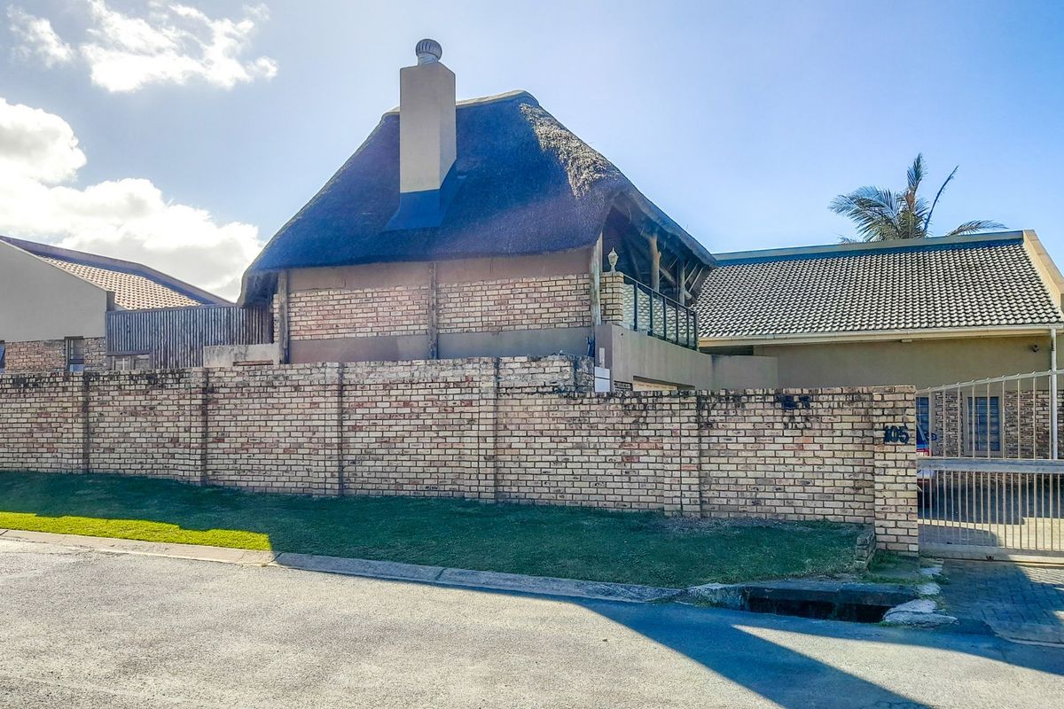 Thai-Inspired Coastal Luxury with Panoramic Sea Views - **50% Discount on Transfer and Bond Registration Fees. **PLUS Income x 3 Flats - Photo 3