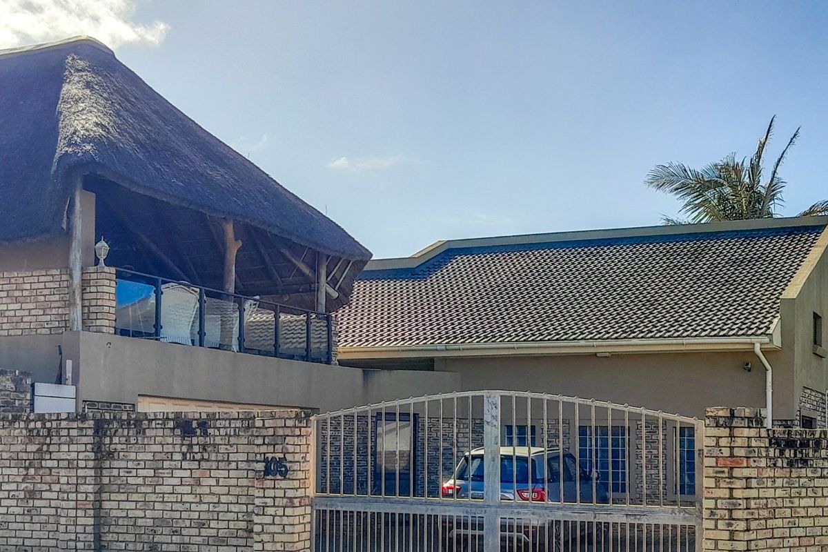 Thai-Inspired Coastal Luxury with Panoramic Sea Views - **50% Discount on Transfer and Bond Registration Fees. **PLUS Income x 3 Flats - Photo 2