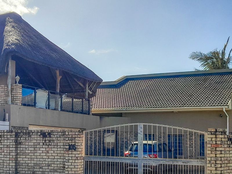 Thai-Inspired Coastal Luxury with Panoramic Sea Views - **50% Discount on Transfer and Bond Registration Fees. **PLUS Income x 3 Flats - Photo 2